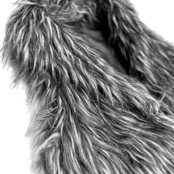 Bohemian Style Shag Long Faux Fur Lined Clasped Vest - Picture 3 of 4